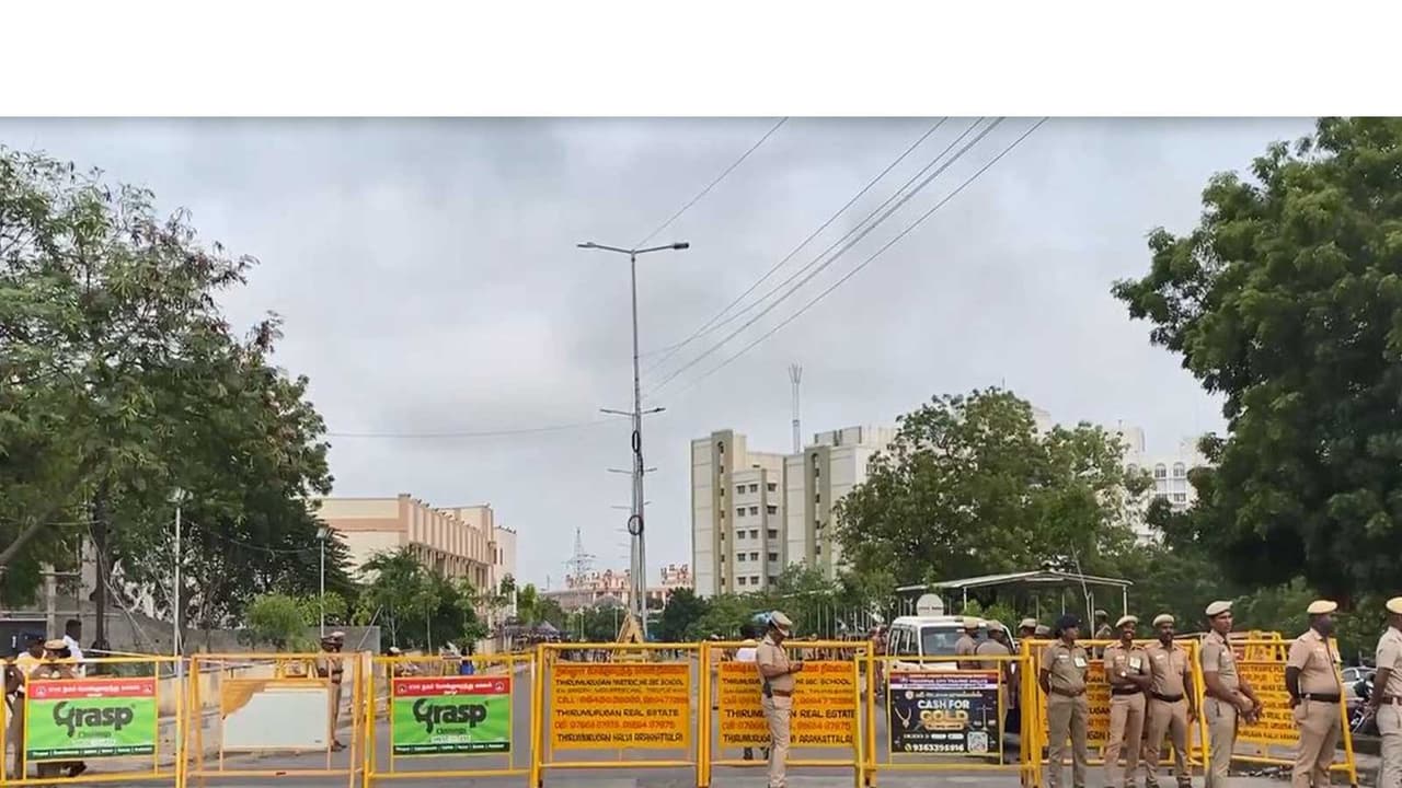 Police barricades Tiruppur ahead of vote counting for Dharapuram Assembly constituency (Photo/ANI) Police barricades Tiruppur ahead of vote counting for Dharapuram Assembly constituency (Photo/ANI)