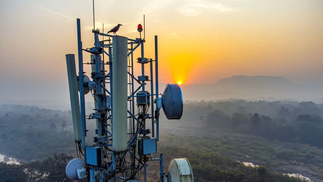 https://stocktwits.com/news articles/markets/equity/airtel joins jio in scrapping entry plans sebi analyst analyzes telecom price wars/chsigY3RdW8