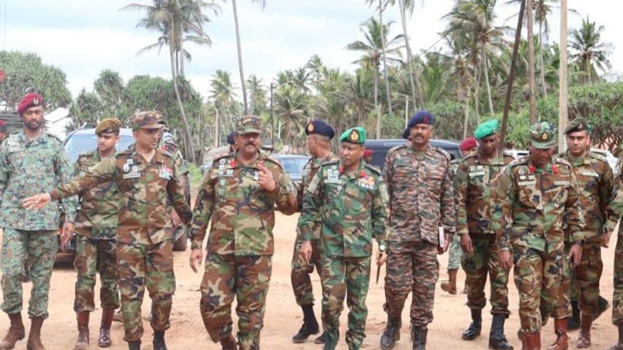 Lieutenant General BKGM Lasantha Rodrigo, Commander of the Sri Lankan Army visited the Chilaw Bridge Site (Photo/ADGPI) Lieutenant General BKGM Lasantha Rodrigo, Commander of the Sri Lankan Army visited the Chilaw Bridge Site (Photo/ADGPI)