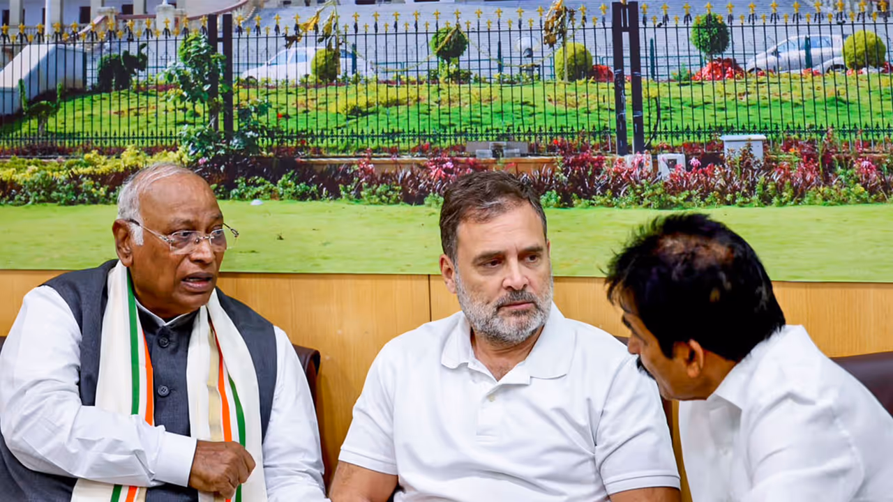 LoP Lok Sabha Rahul Gandhi, Congress president Mallikarjun Kharge, and party general secretary (Organization) KC Venugopal (File Photo/ANI) LoP Lok Sabha Rahul Gandhi, Congress president Mallikarjun Kharge, and party general secretary (Organization) KC Venugopal (File Photo/ANI)