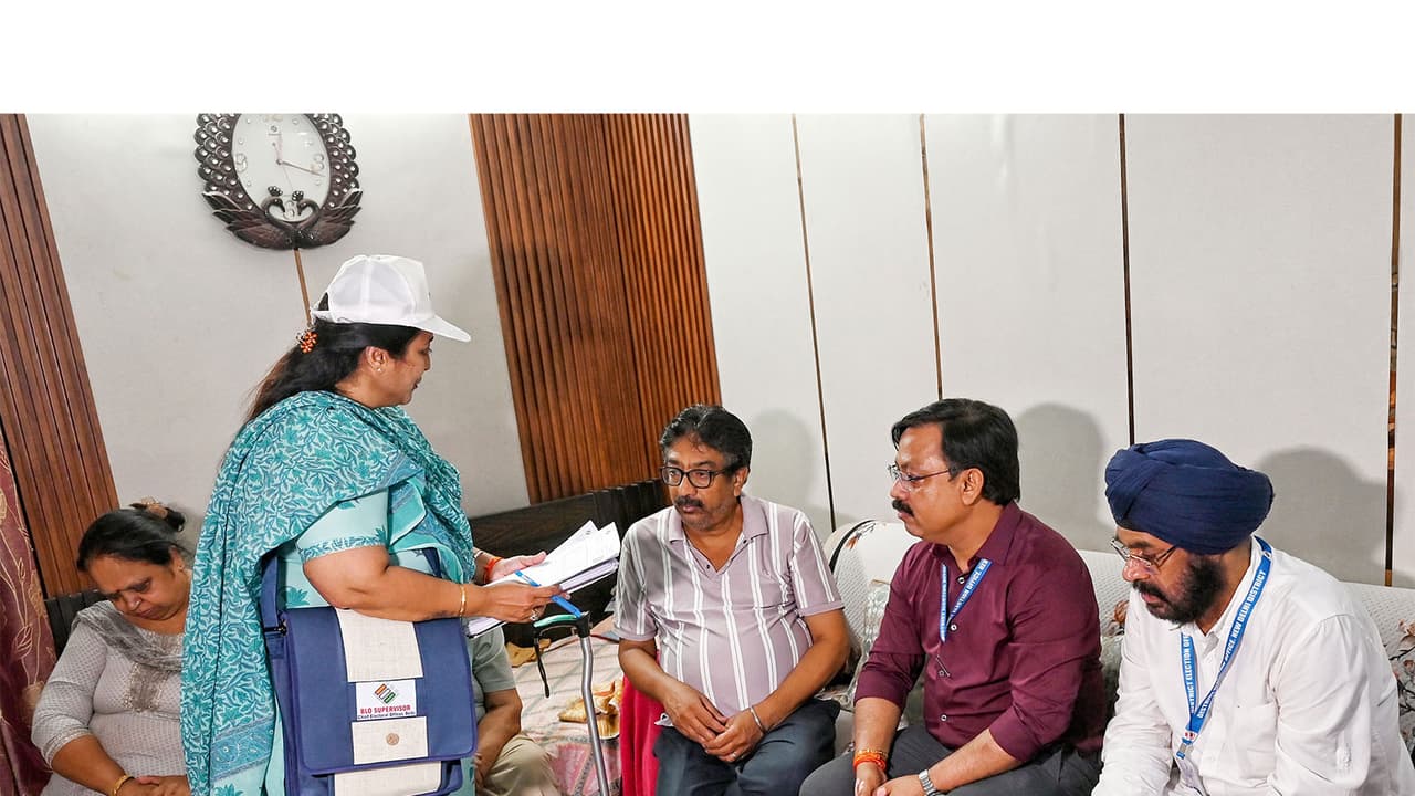 Door to Door enumeration drive for SIR in New Delhi (File Photo/ANI) Door to Door enumeration drive for SIR in New Delhi (File Photo/ANI)