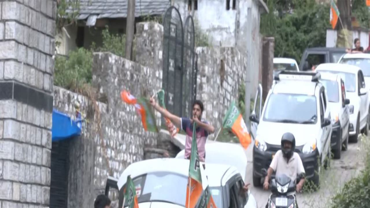 BJP workers celebrate municipal corporation election victory in Dharamshala (Photo/ANI) BJP workers celebrate municipal corporation election victory in Dharamshala (Photo/ANI)