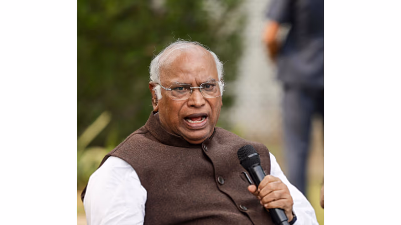 Congress President Mallikarjun Kharge (File Photo/ANI) Congress President Mallikarjun Kharge (File Photo/ANI)