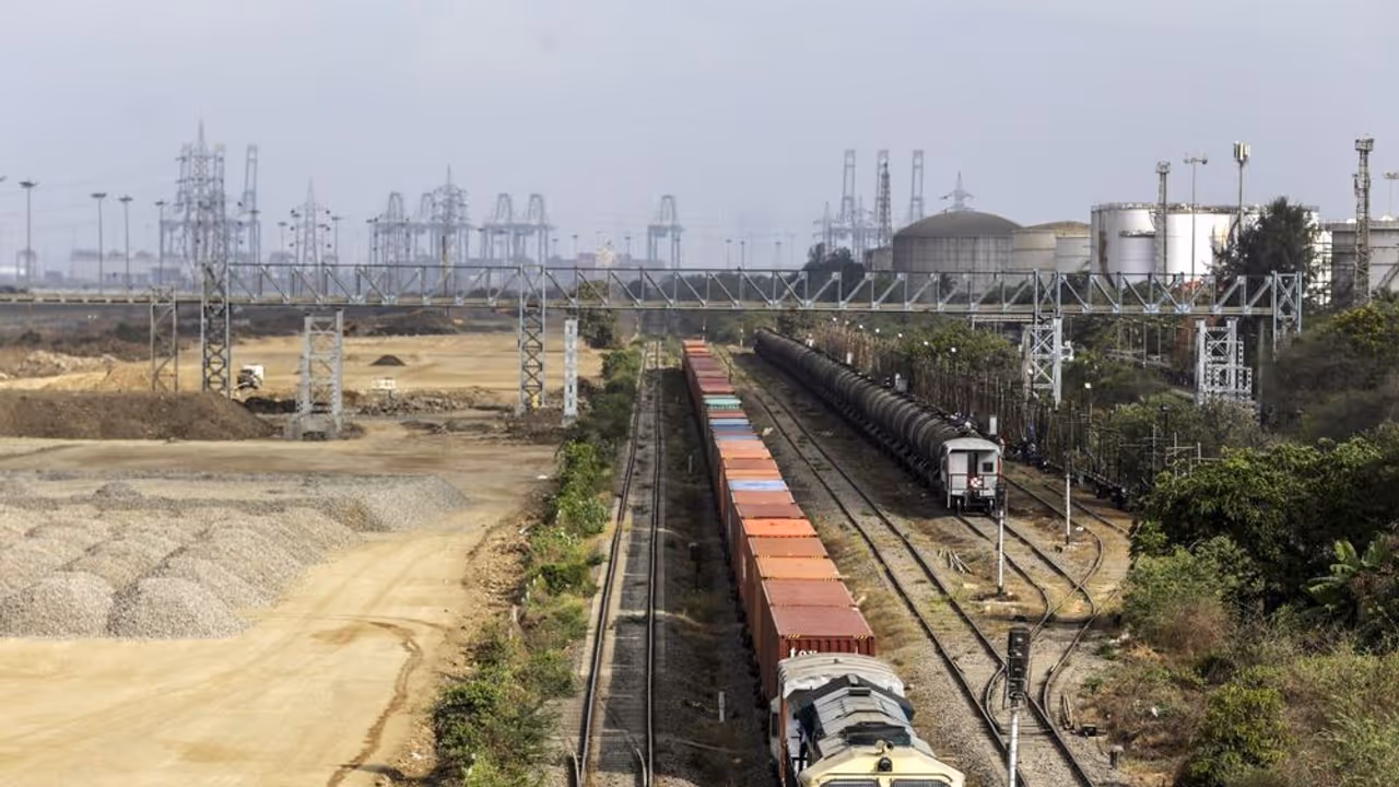 https://stocktwits.com/news-articles/markets/equity/irctc-may-rally-to-830-if-momentum-sustains-sebi-ra-deepak-pal/chmZWMARR7T