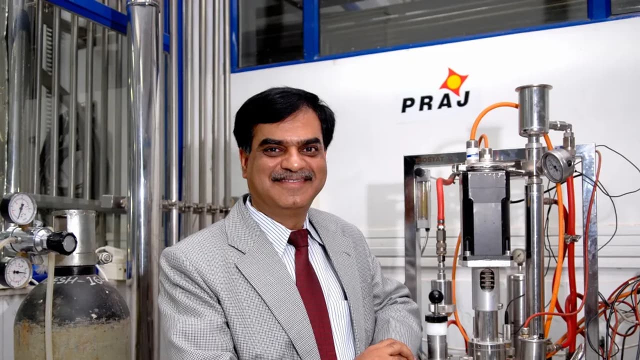 https://stocktwits.com/news articles/markets/equity/is praj industries poised for a reversal above 500 sebi ra vikash bagaria points to bullish signals/chku49gRbw0