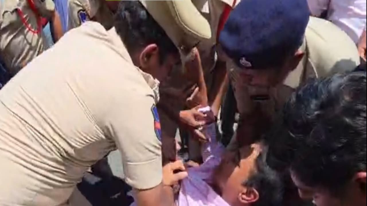 BRS leader (Pink Shirt) detained by Police (Photo: BRS Office) BRS leader (Pink Shirt) detained by Police (Photo: BRS Office)