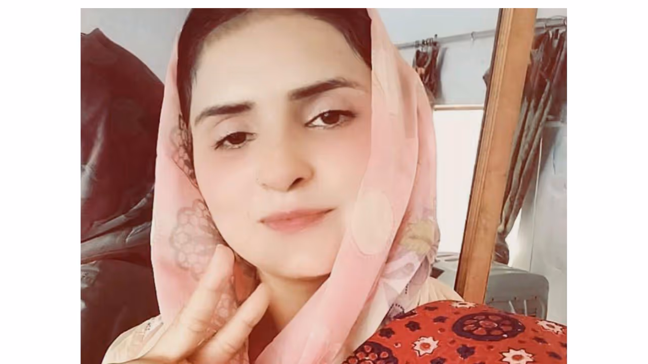 Activist Arzoo Sindhi (Photo/X/@shafiburfat) Activist Arzoo Sindhi (Photo/X/@shafiburfat)