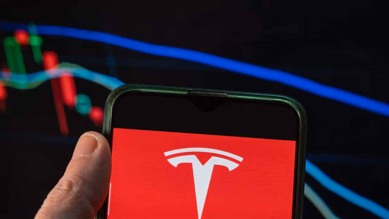 Tesla Stock Heads For Worst Day In Nearly A Month On Trump Tariff Anxiety, Retail Braces For Pain Tesla Stock Heads For Worst Day In Nearly A Month On Trump Tariff Anxiety, Retail Braces For Pain