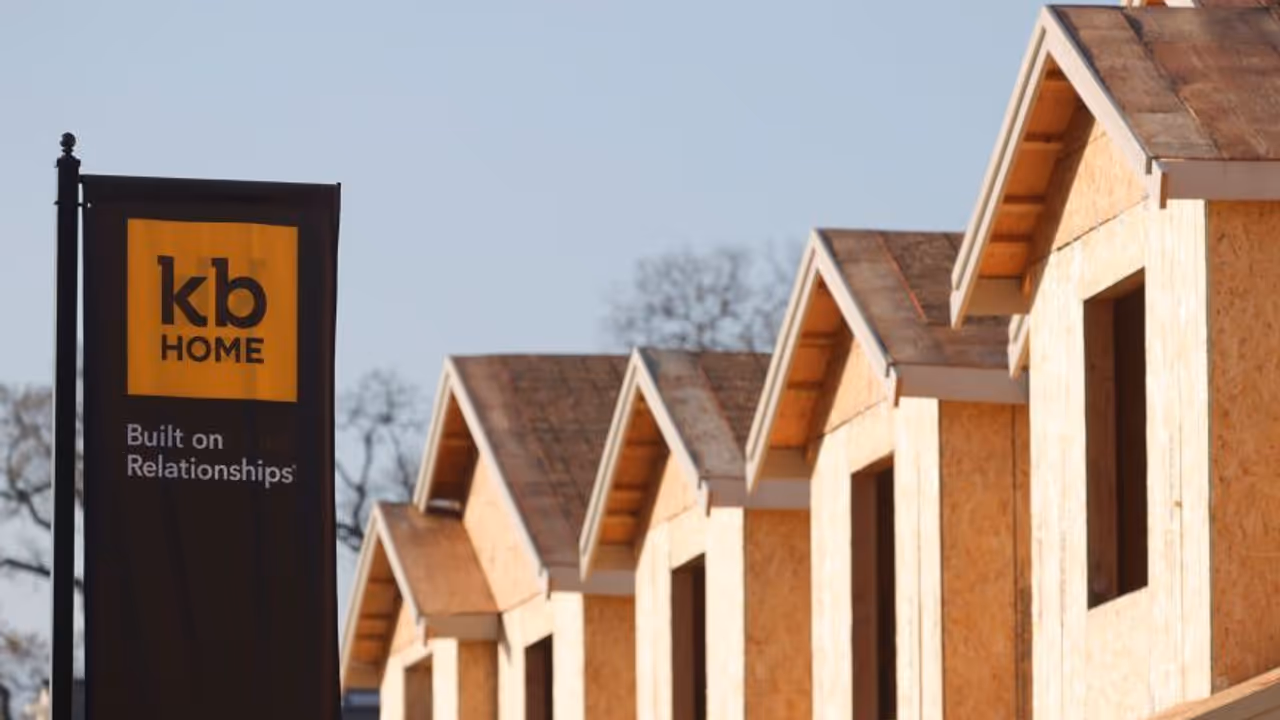 KB Home Stock Slips Ahead Of Q4 Earnings: Retail’s Cautious KB Home Stock Slips Ahead Of Q4 Earnings: Retail’s Cautious