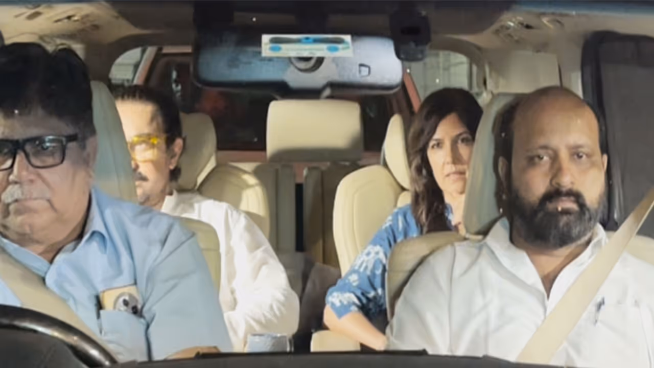 Aamir Khan at Breach Candy Hospital (Image source: ANI) Aamir Khan at Breach Candy Hospital (Image source: ANI)