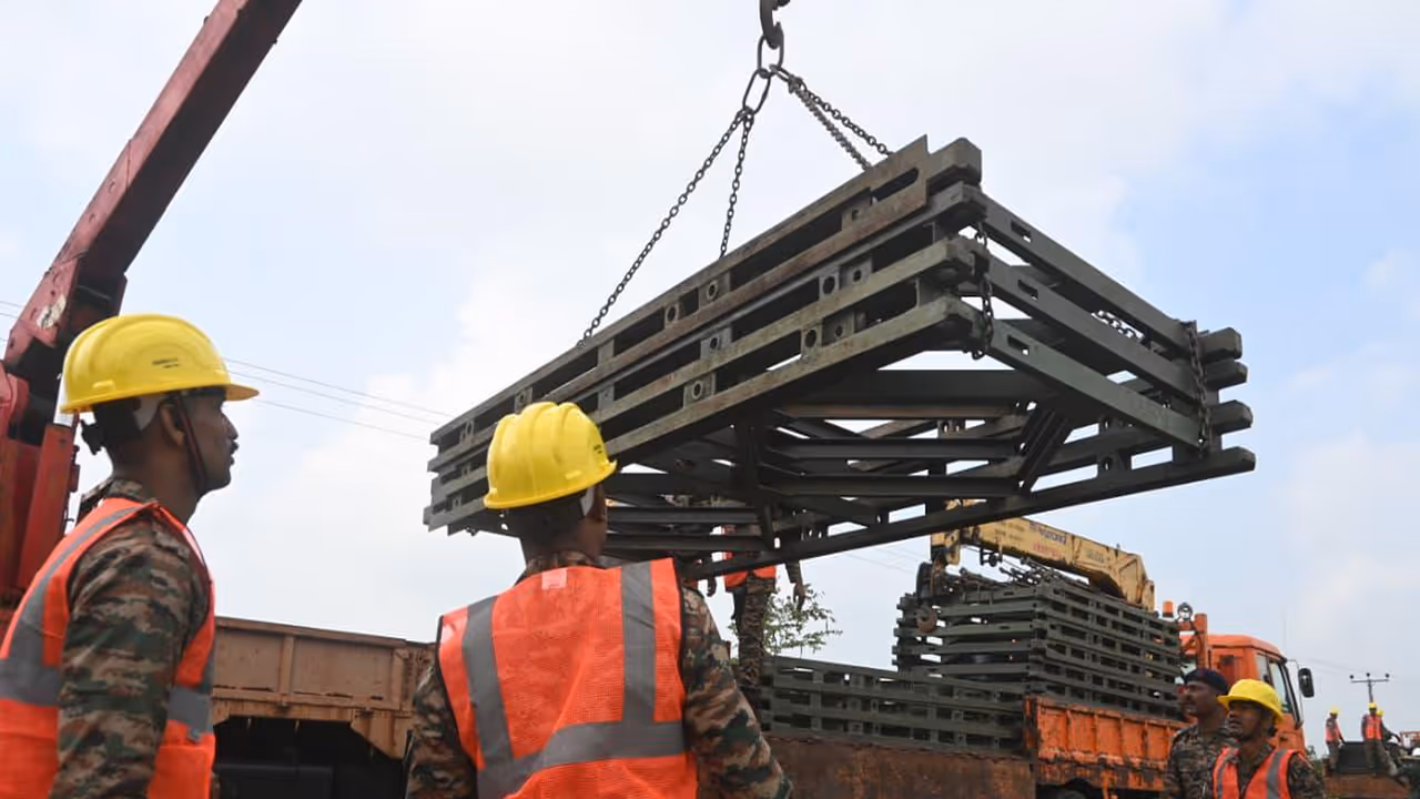 Indian Armed forces work at Sri Lanka (Photo: X@IndiainSL) Indian Armed forces work at Sri Lanka (Photo: X@IndiainSL)