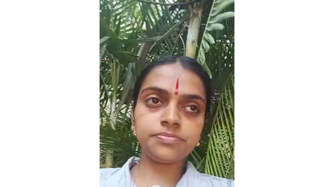 Artist from Udupi (Photo/ANI) Artist from Udupi (Photo/ANI)