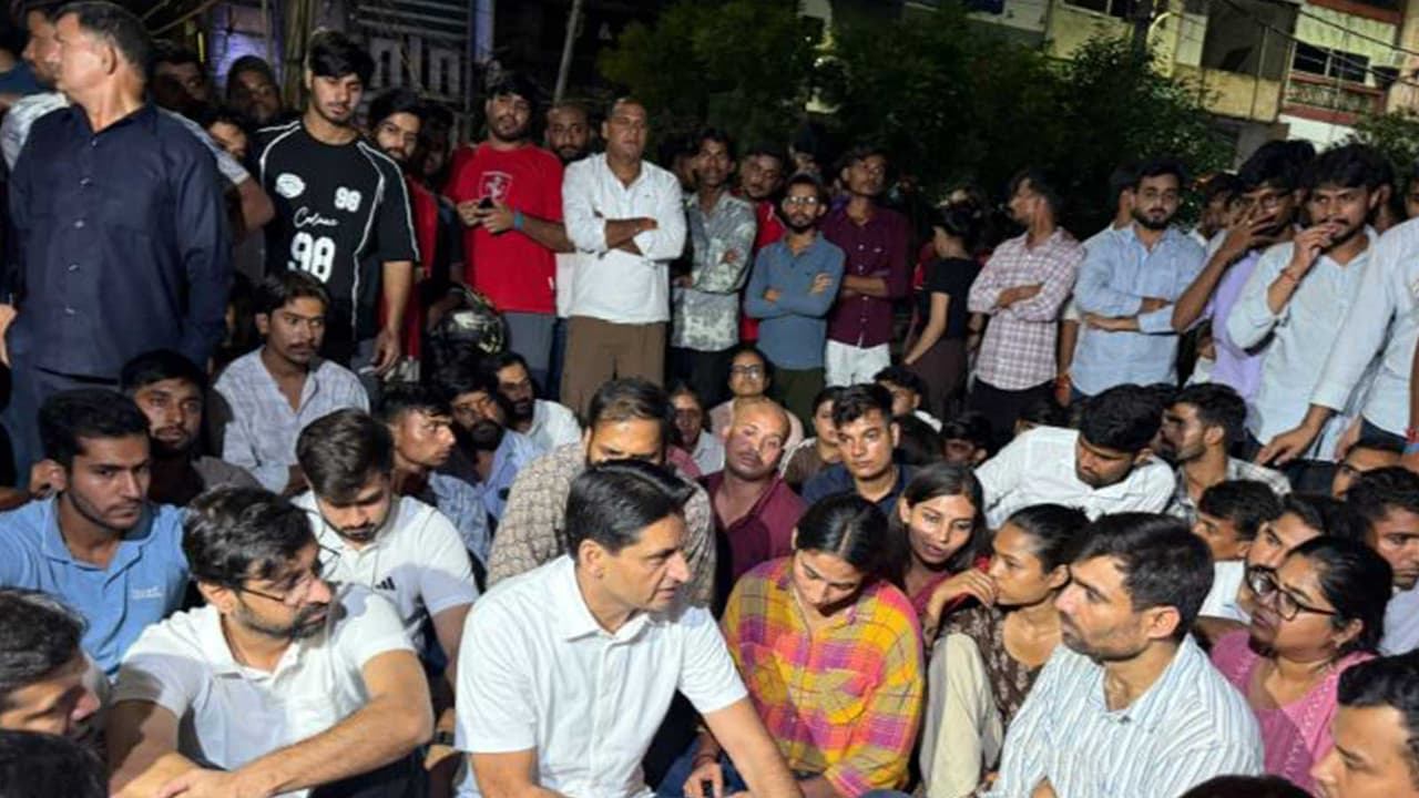 Deepinder Hooda at the sit in with NSUI members (Photo:X/@DeependerSHooda) Deepinder Hooda at the sit in with NSUI members (Photo:X/@DeependerSHooda)