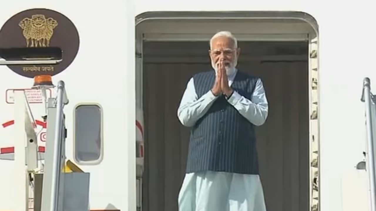 PM Modi emplanes for five nation tour, aimed at energy security, strategic engagements (Photo/DD) PM Modi emplanes for five nation tour, aimed at energy security, strategic engagements (Photo/DD)