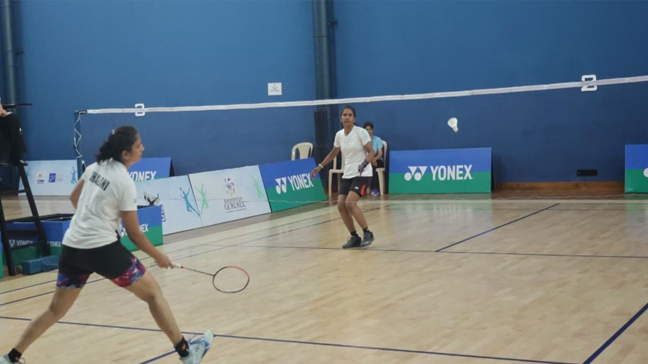 Ajita Ravindran (foreground) in action against Pooja Jhalani at 32nd GD Birla Memorial Open Veteran Masters Inter Club Badminton Tournament (Image: GD Birla Memorial) Ajita Ravindran (foreground) in action against Pooja Jhalani at 32nd GD Birla Memorial Open Veteran Masters Inter Club Badminton Tournament (Image: GD Birla Memorial)