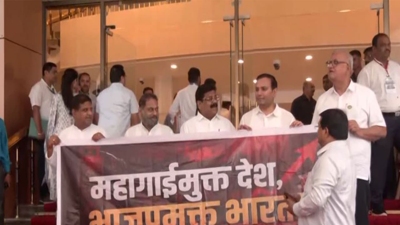 MVA leaders protest outside Assembly (Photo/ANI) MVA leaders protest outside Assembly (Photo/ANI)