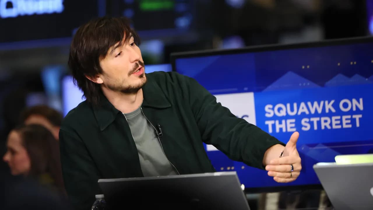 https://stocktwits.com/news articles/markets/equity/hood ceo robinhood beat gamestop era activity/cZYK4k6RJna https://stocktwits.com/news articles/markets/equity/hood ceo robinhood beat gamestop era activity/cZYK4k6RJna