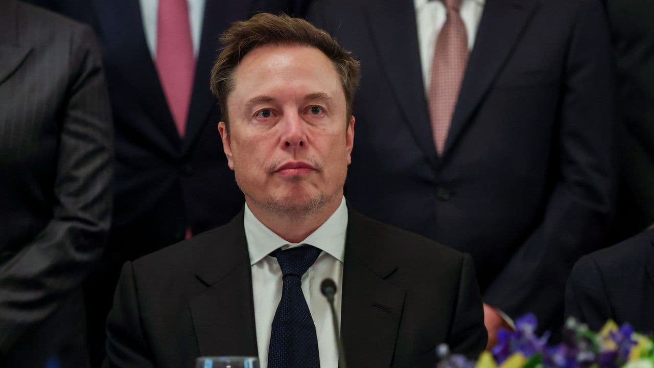 https://stocktwits.com/news articles/markets/equity/elon musk mocks soft bank s reported 100 b ai fundraising plan only a fool would give them money/cZD6SDcRBVt https://stocktwits.com/news articles/markets/equity/elon musk mocks soft bank s reported 100 b ai fundraising plan only a fool would give them money/cZD6SDcRBVt