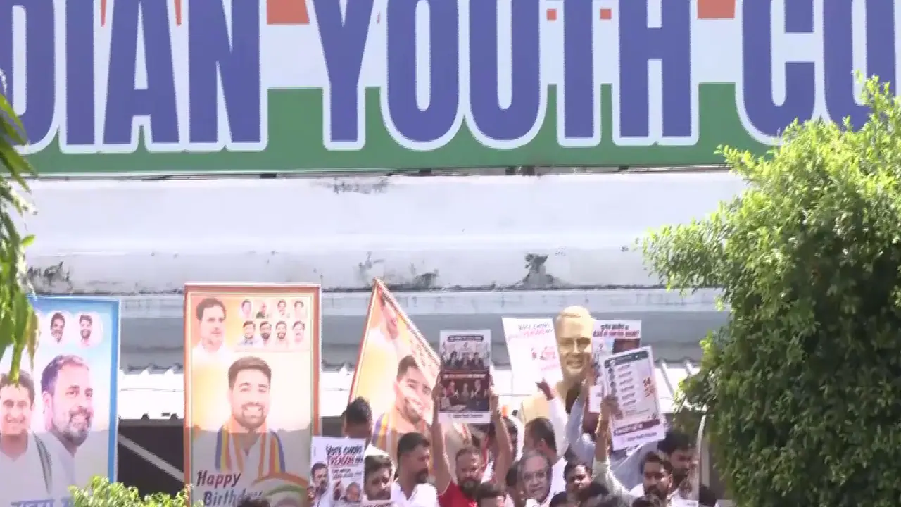 Indian Youth Congress Stages Protest in Delhi (Photo/ANI) Indian Youth Congress Stages Protest in Delhi (Photo/ANI)