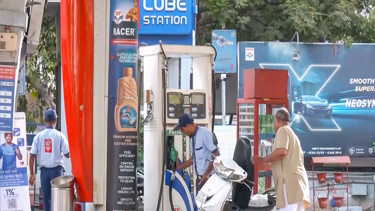 Commuter at a Petrol Pump (File Photo/ANI) Commuter at a Petrol Pump (File Photo/ANI)