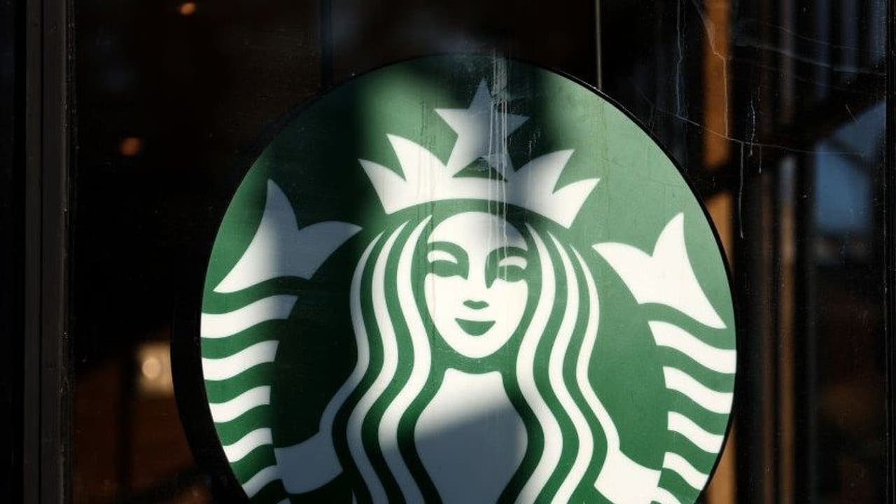 Starbucks Stock Rises On Q1 Earnings Beat, CEO’s Turnaround Strategy: Retail’s Not Convinced Starbucks Stock Rises On Q1 Earnings Beat, CEO’s Turnaround Strategy: Retail’s Not Convinced