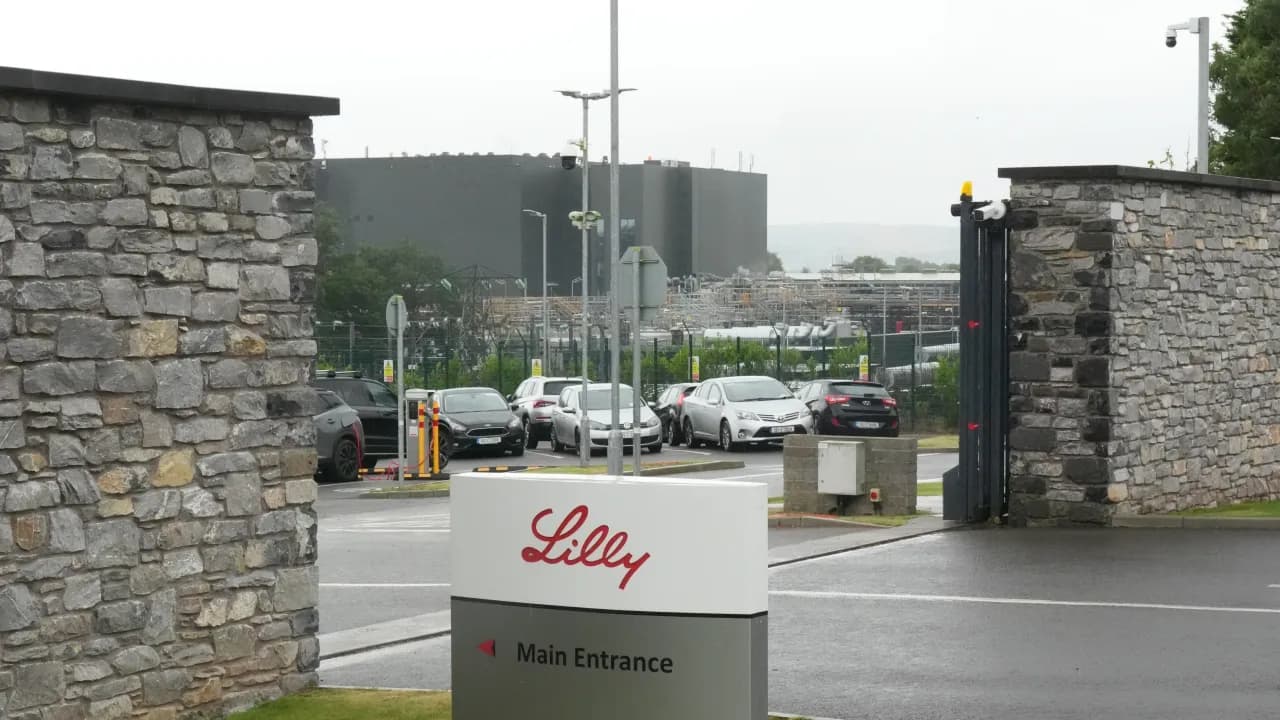 https://stocktwits.com/news articles/markets/equity/eli lilly stock jumps as trump s drug price crackdown spurs sector rally/chCoYHlR39V
