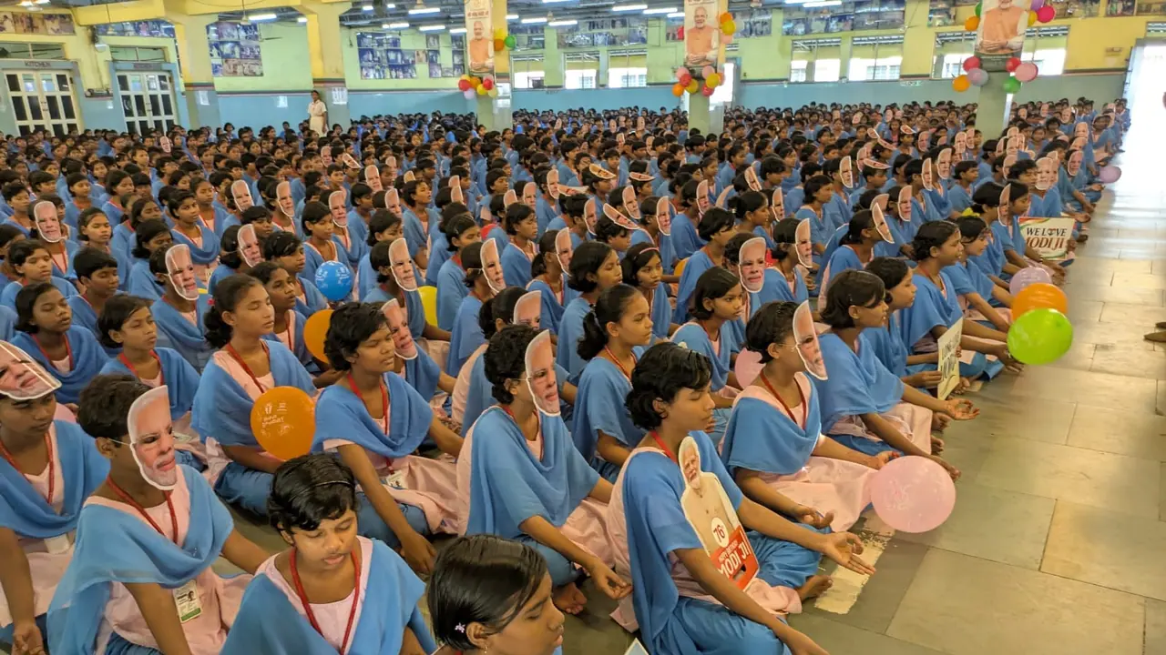 40,000 tribal students celebrate PM Modi's birthday in Bhubaneswar (Photo/ANI) 40,000 tribal students celebrate PM Modi's birthday in Bhubaneswar (Photo/ANI)
