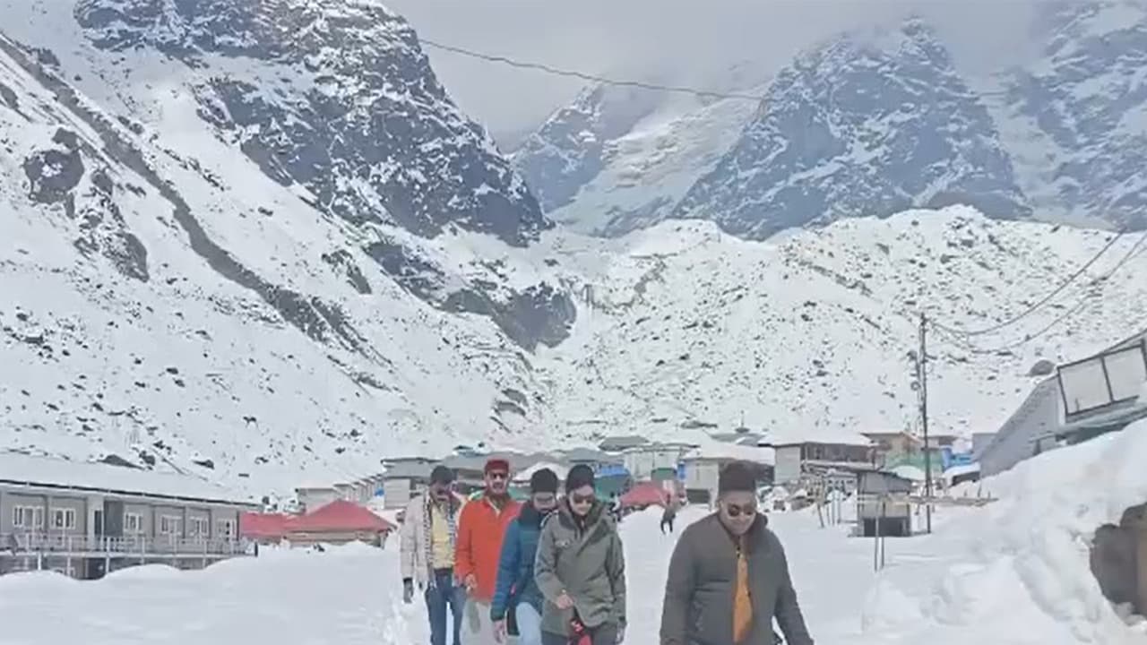 District Administration conducts inspection of Kedarnath Dham arrangements (Photo/ANI) District Administration conducts inspection of Kedarnath Dham arrangements (Photo/ANI)
