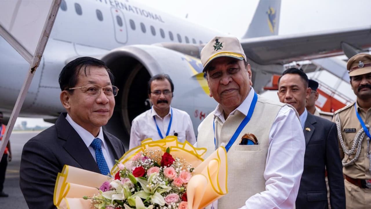Myanmar's President U Min Aung Hlaing received by Governor of Bihar, Lt Gen Syed Ata Hasnain (Retd.) (Photo/X/@MEAIndia) Myanmar's President U Min Aung Hlaing received by Governor of Bihar, Lt Gen Syed Ata Hasnain (Retd.) (Photo/X/@MEAIndia)