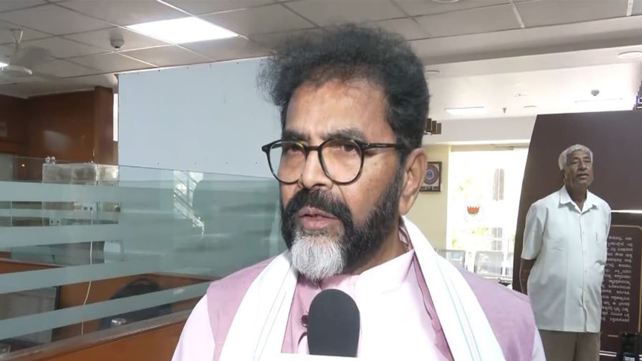 BJP leader Chalavadi Narayanaswamy (Photo/ANI) BJP leader Chalavadi Narayanaswamy (Photo/ANI)