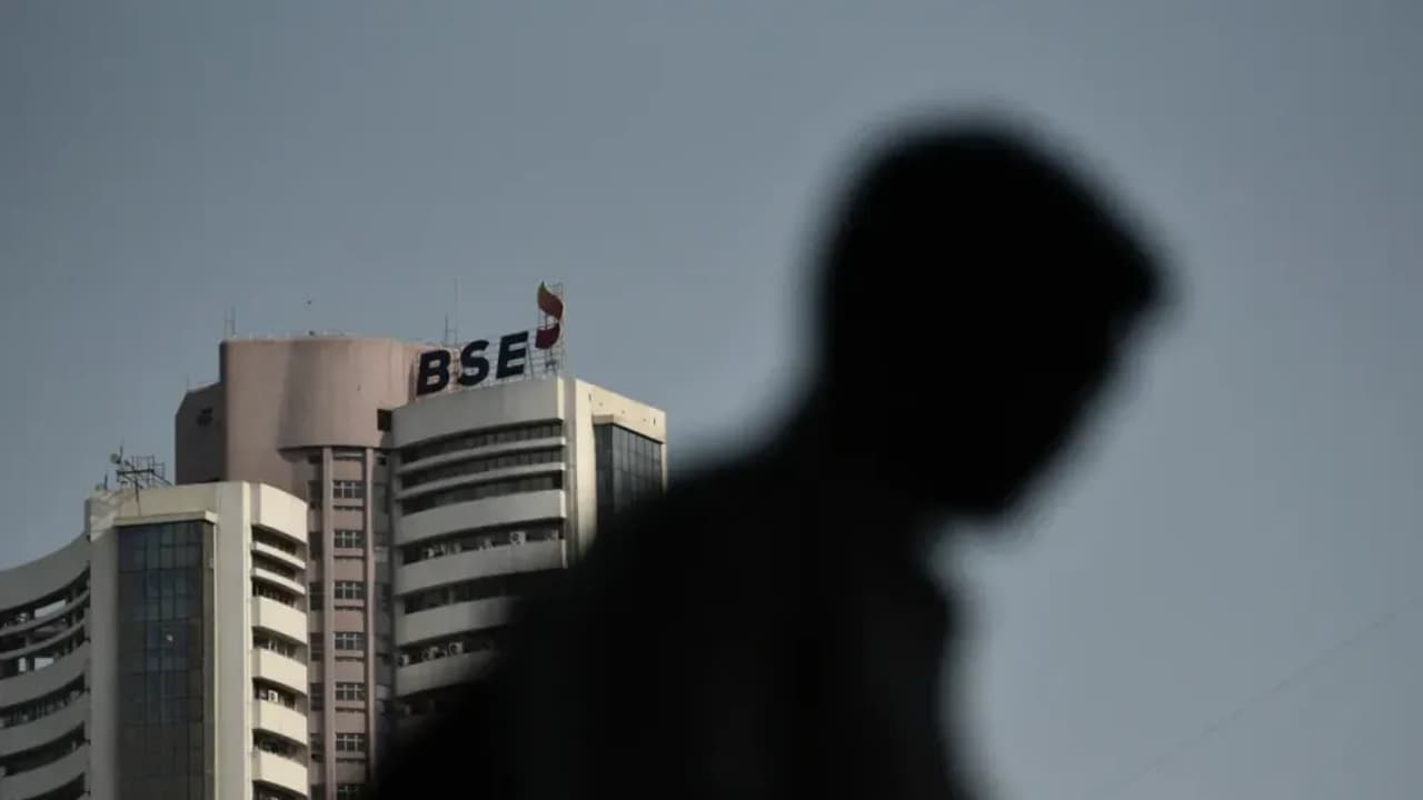 https://stocktwits.com/news-articles/markets/equity/nifty-sensex-end-lower-june-19/chlH7cgRR2r