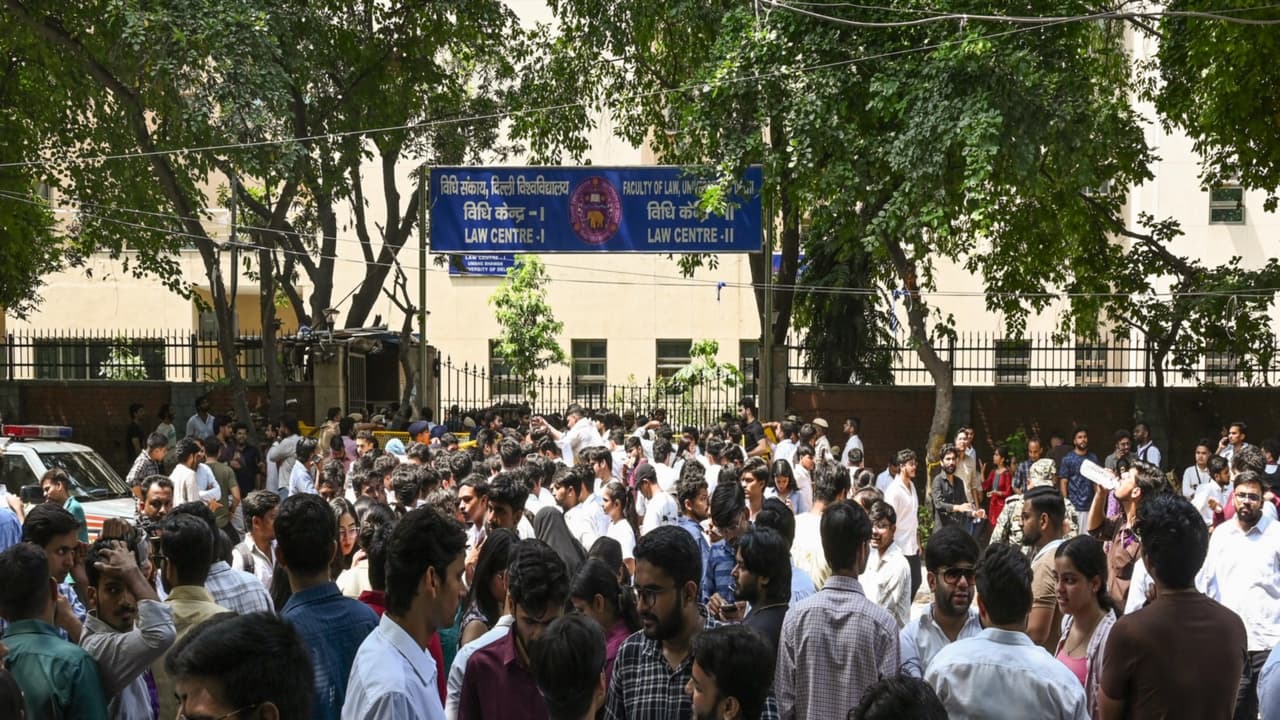 Students gather outside Delhi University during DUSU elections (File Photo/ANI) Students gather outside Delhi University during DUSU elections (File Photo/ANI)