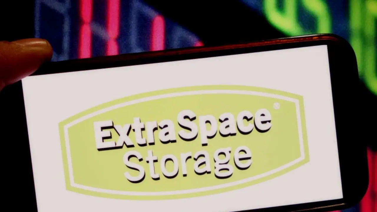 Extra Space Storage Stock Rises After Upbeat Q4 Core FFO, Retail Sits On The Fence Extra Space Storage Stock Rises After Upbeat Q4 Core FFO, Retail Sits On The Fence
