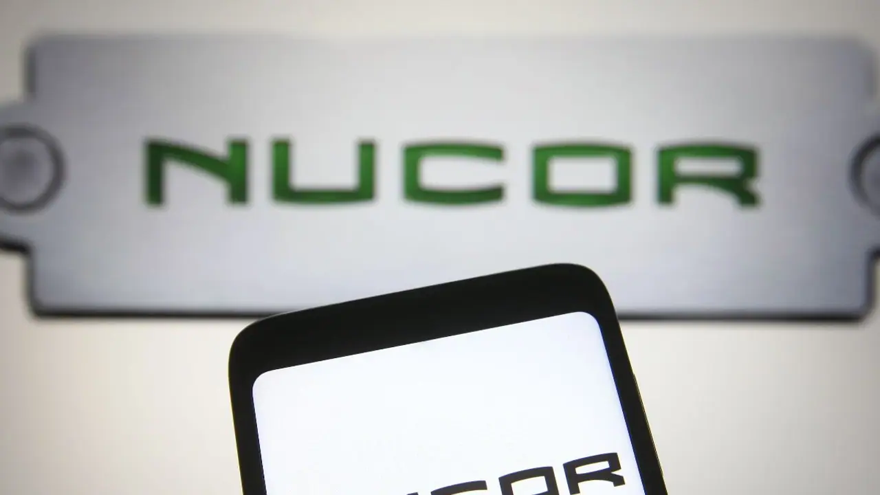 Nucor, Steel Dynamics Stocks Gain As Trump Doubles Tariffs On Canadian Steel, Aluminum – Retail Remains Bullish Nucor, Steel Dynamics Stocks Gain As Trump Doubles Tariffs On Canadian Steel, Aluminum – Retail Remains Bullish