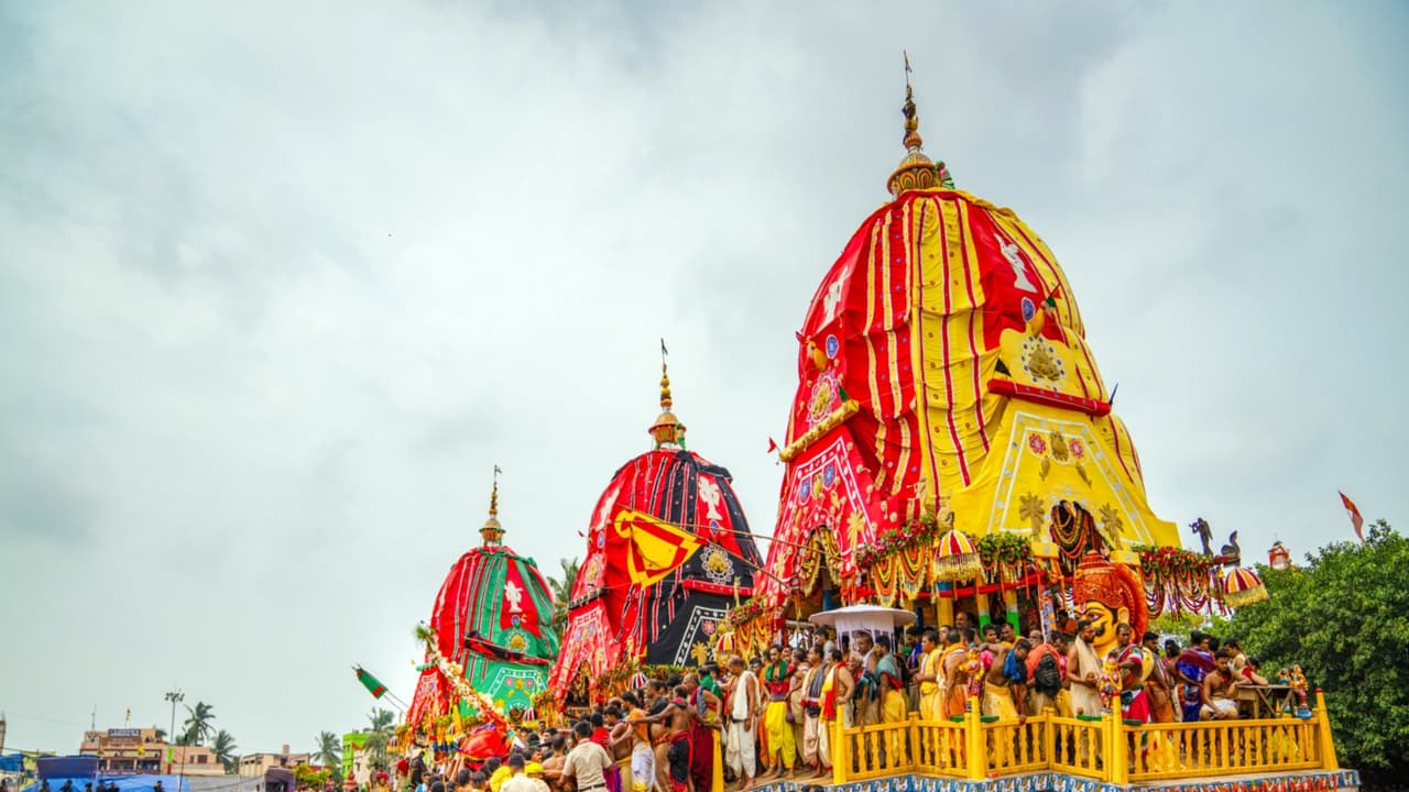 Devotees carry chariot of Lord Shri Jagannath (Photo/ANI) Devotees carry chariot of Lord Shri Jagannath (Photo/ANI)