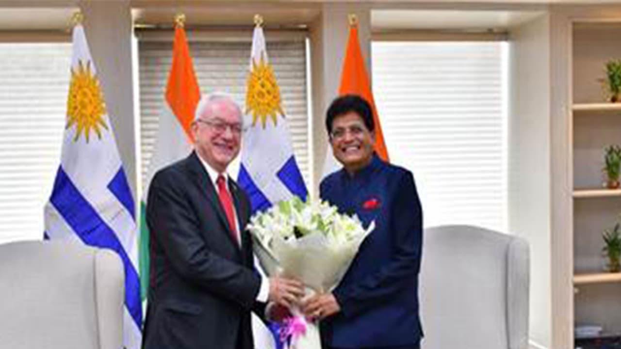 Commerce and Industry Minister Piyush Goyal with Uruguay's Minister of Foreign Affairs, Mario Lubetkin, during their meeting to discuss the expansion of the India MERCOSUR trade agreement. (Photo/PIB) Commerce and Industry Minister Piyush Goyal with Uruguay's Minister of Foreign Affairs, Mario Lubetkin, during their meeting to discuss the expansion of the India MERCOSUR trade agreement. (Photo/PIB)