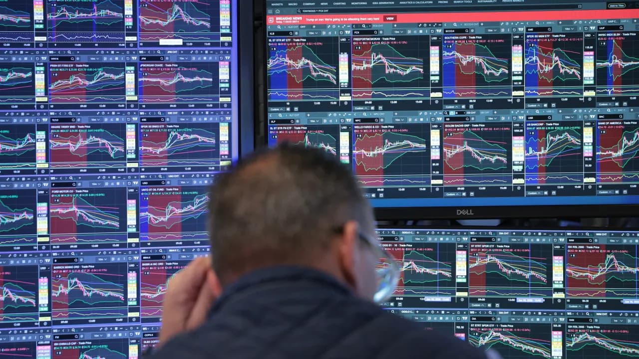 https://stocktwits.com/news articles/markets/equity/nasdaq s and p 500 dow futures extend gains after hot rally as big tech earnings deliver pltr gme snap sls in focus/cZo52YLRJ3F https://stocktwits.com/news articles/markets/equity/nasdaq s and p 500 dow futures extend gains after hot rally as big tech earnings deliver pltr gme snap sls in focus/cZo52YLRJ3F