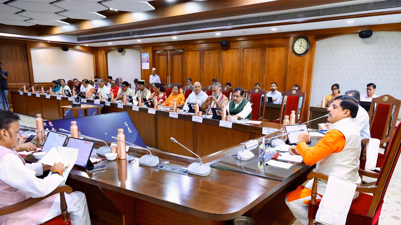 MP CM Mohan Yadav is chairing the cabinet meeting (Photo/DPR) MP CM Mohan Yadav is chairing the cabinet meeting (Photo/DPR)