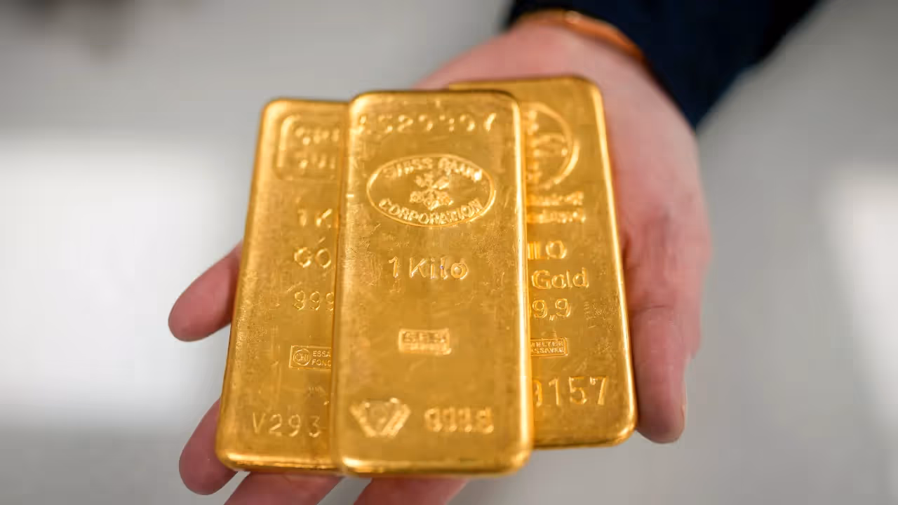 https://stocktwits.com/news articles/markets/equity/gold price rises gld surges investors flock to safe haven analyst predicts/chv6rzuRdnU https://stocktwits.com/news articles/markets/equity/gold price rises gld surges investors flock to safe haven analyst predicts/chv6rzuRdnU