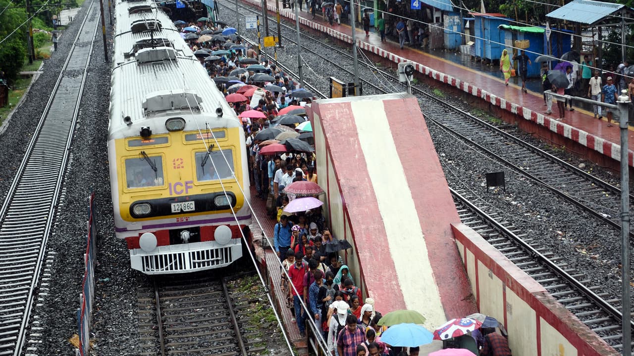 A local tran in Mumbai (Representative Image/ANI) A local tran in Mumbai (Representative Image/ANI)