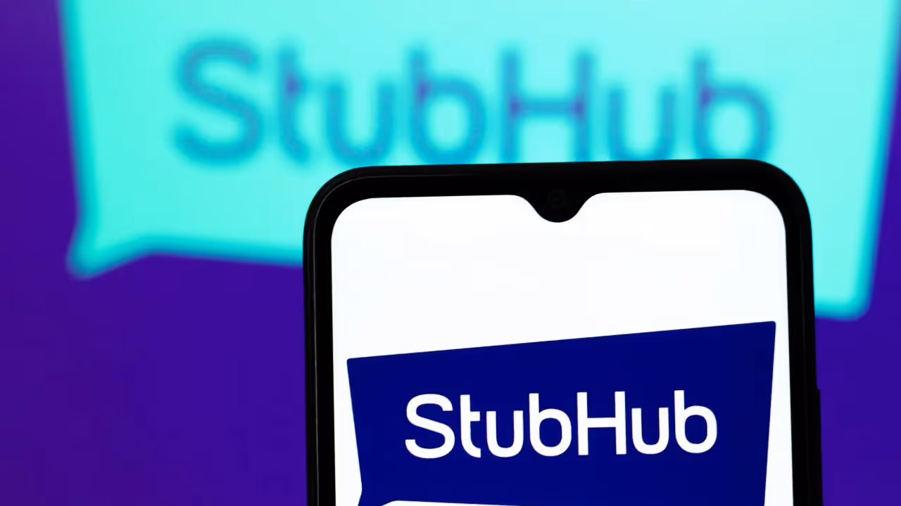 https://stocktwits.com/news articles/markets/equity/stubhub retail investors unfazed after stock drops on nyse debut/chDcZkrR3GI