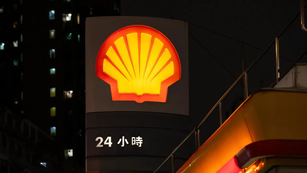 https://stocktwits.com/news articles/markets/equity/shell eyes 90 b deal for bp in largest energy acquisition since exxon mobil/chmJFENRREF https://stocktwits.com/news articles/markets/equity/shell eyes 90 b deal for bp in largest energy acquisition since exxon mobil/chmJFENRREF
