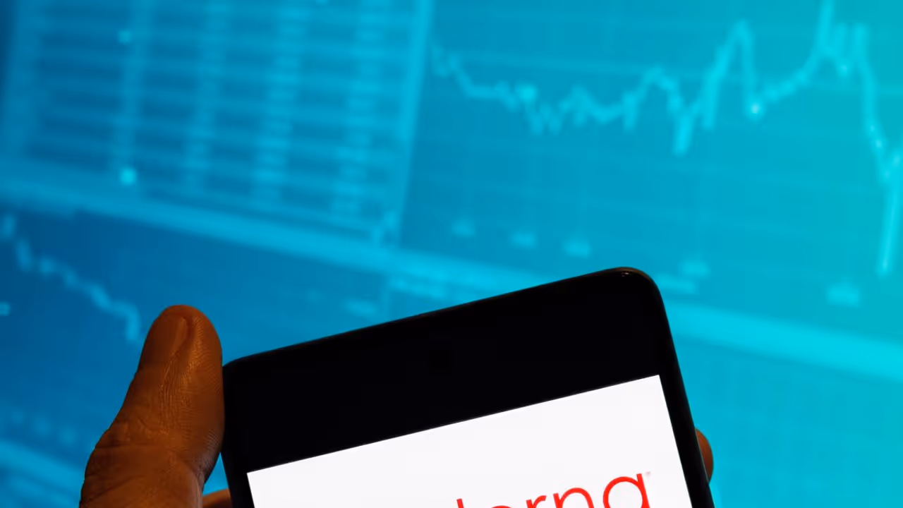 Moderna Stock Sinks To Over 5 Year Low On $1B Sales Guidance Cut: Retail’s Shaken Moderna Stock Sinks To Over 5 Year Low On $1B Sales Guidance Cut: Retail’s Shaken