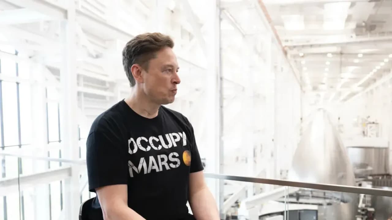 https://stocktwits.com/news articles/markets/equity/elon musk bows out of doge thanks trump/ch0A7qaRbsv