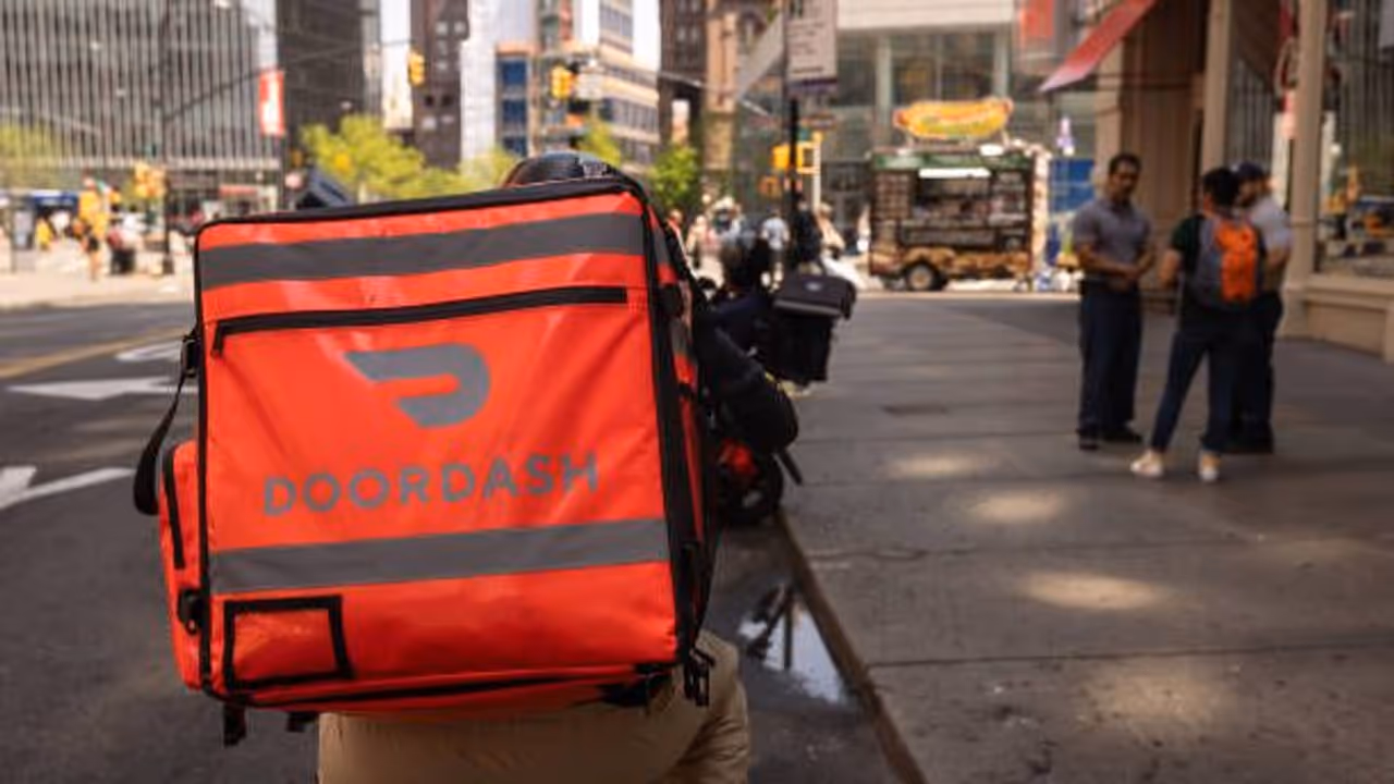 https://stocktwits.com/news articles/markets/equity/dash stock rockets after door dash announces 17 b instacart acquisition reports upbeat q3/cZUQYTMR9bz https://stocktwits.com/news articles/markets/equity/dash stock rockets after door dash announces 17 b instacart acquisition reports upbeat q3/cZUQYTMR9bz