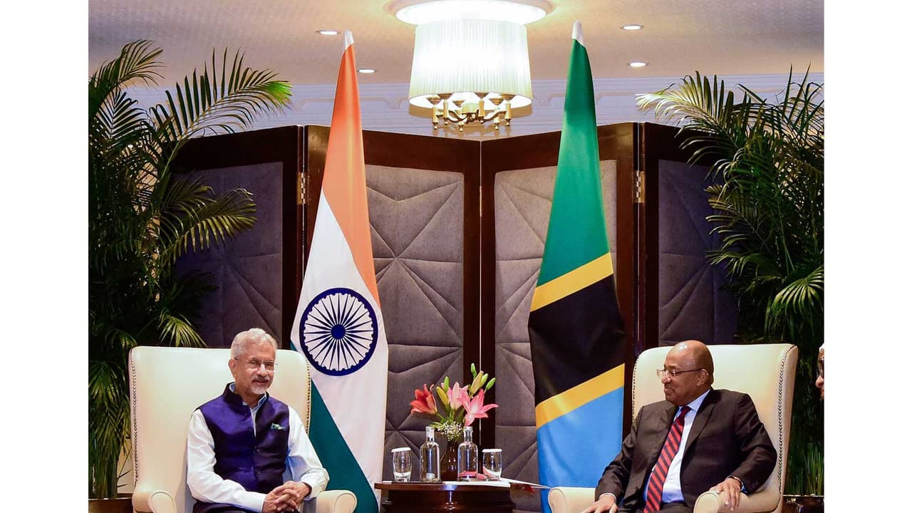 EAM Jaishankar with Zanzibar President Hussein Ali Mwinyi (Photo/X@DrSJaishankar) EAM Jaishankar with Zanzibar President Hussein Ali Mwinyi (Photo/X@DrSJaishankar)