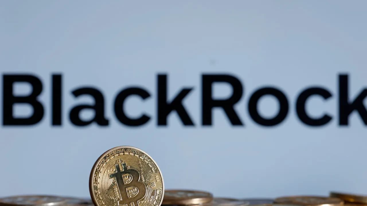 https://stocktwits.com/news articles/markets/cryptocurrency/black rock s crypto etf logs biggest outflow on record in november/cL52BP9REXO