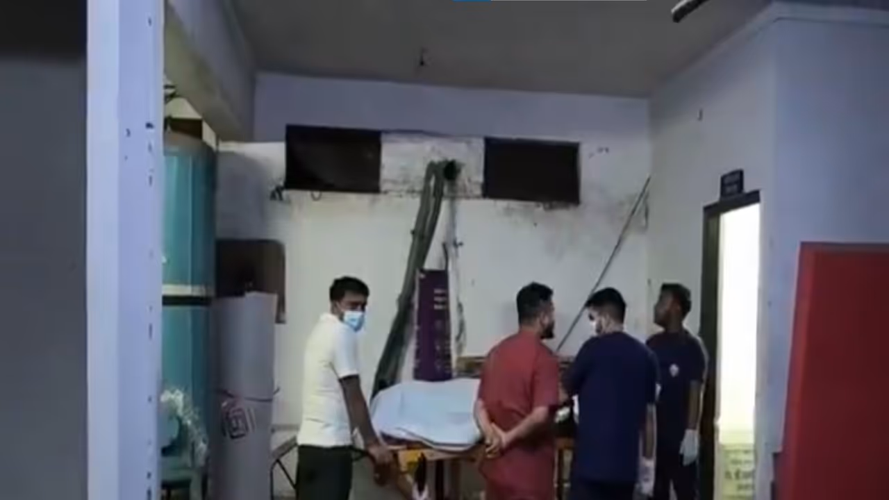 Congress worker dies in accident during preparations for Rahul Gandhi's Dehradun event (Photo/ANI) Congress worker dies in accident during preparations for Rahul Gandhi's Dehradun event (Photo/ANI)