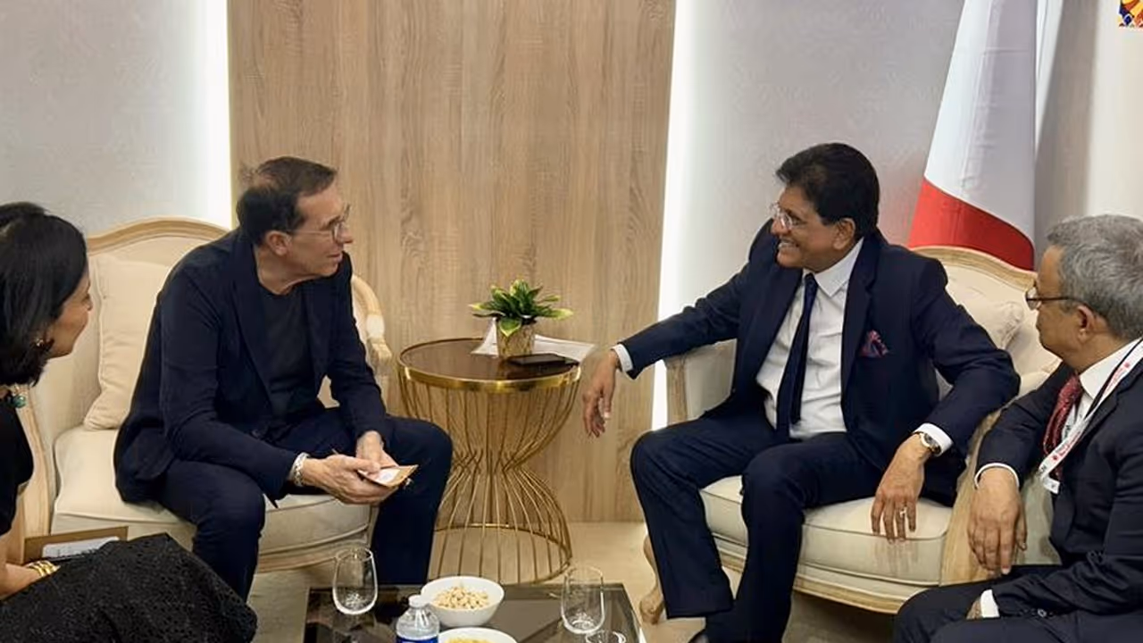 Union Commerce and Industry Minister Piyush Goyal with Nicolas Hieronimus, CEO of L'Oréal Groupe (Photo/X@PiyushGoyal) Union Commerce and Industry Minister Piyush Goyal with Nicolas Hieronimus, CEO of L'Oréal Groupe (Photo/X@PiyushGoyal)