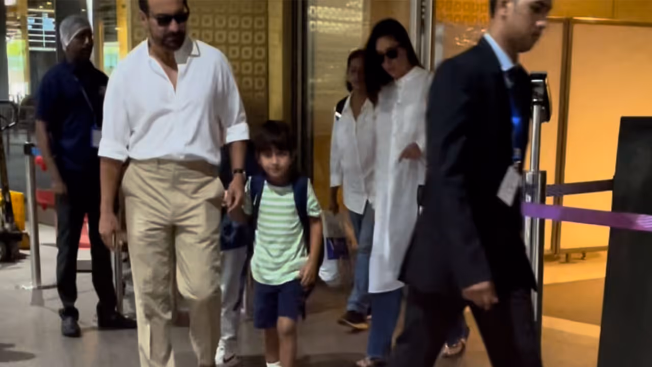 Saif and Kareena with thier kids (Photo/ANI) Saif and Kareena with thier kids (Photo/ANI)